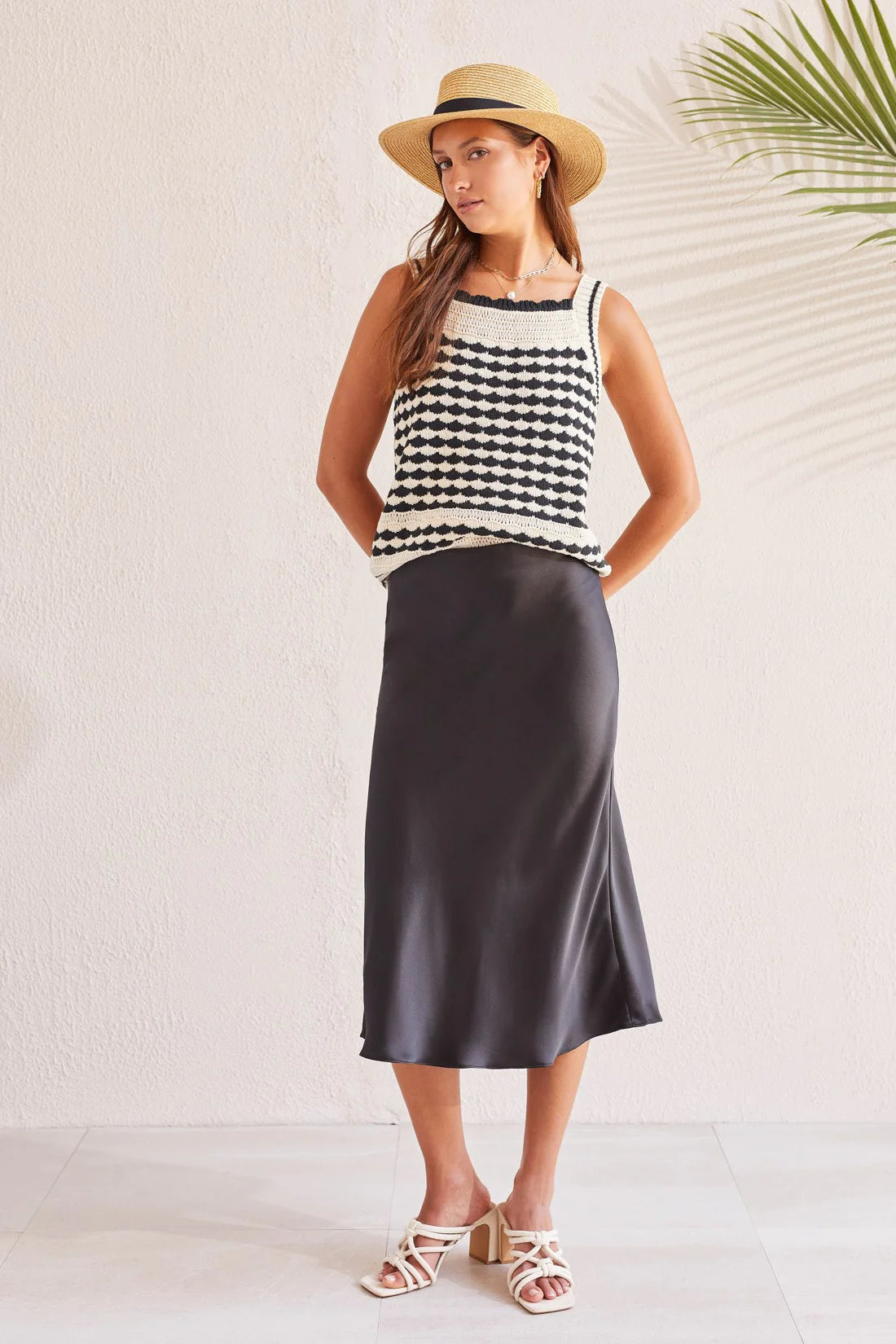 BLACK PULL-ON MIDI SKIRT WITH ELASTIC WAIST