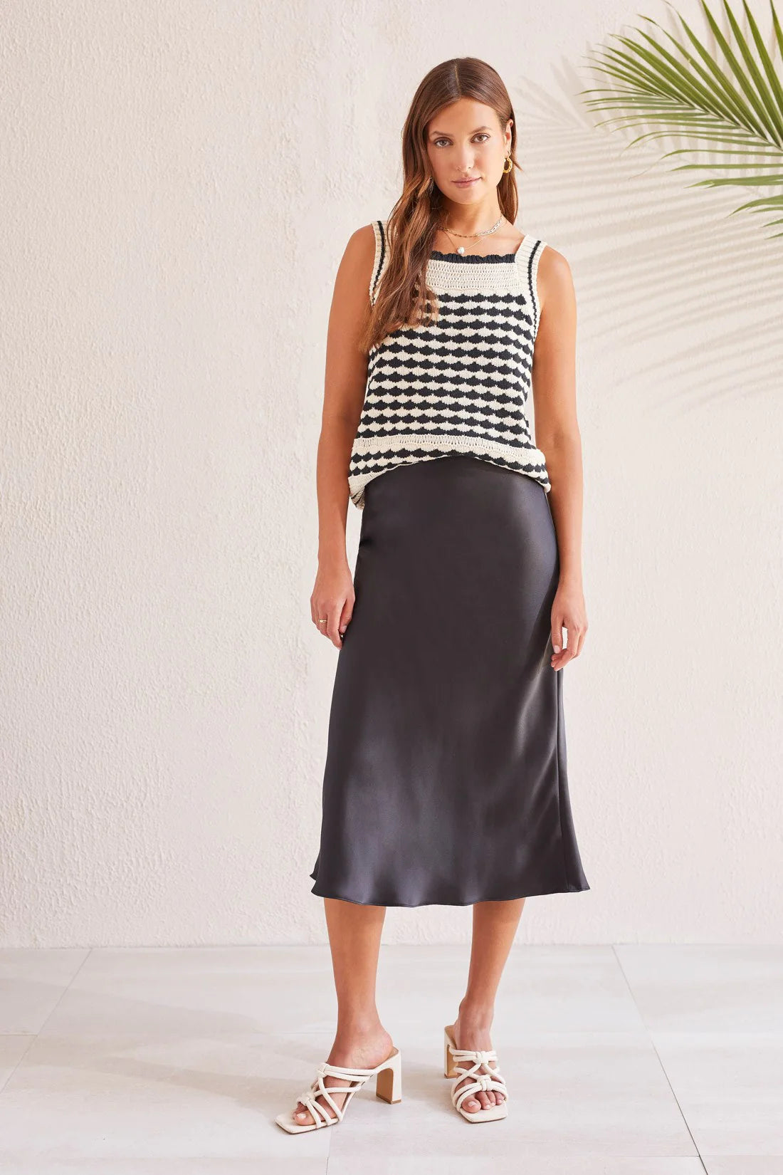 BLACK PULL-ON MIDI SKIRT WITH ELASTIC WAIST